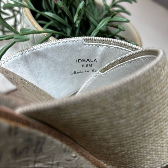 Donald Pliner Ideala sandals, 6.5 - Picture 11 of 12